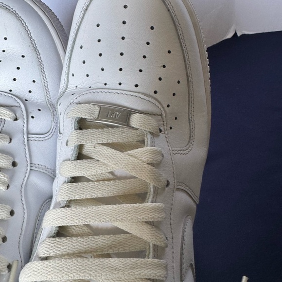 Men’s Low Cut All White Nike Air Force 1’s Size 11.5 Authentic Fast Shipping - Picture 12 of 16